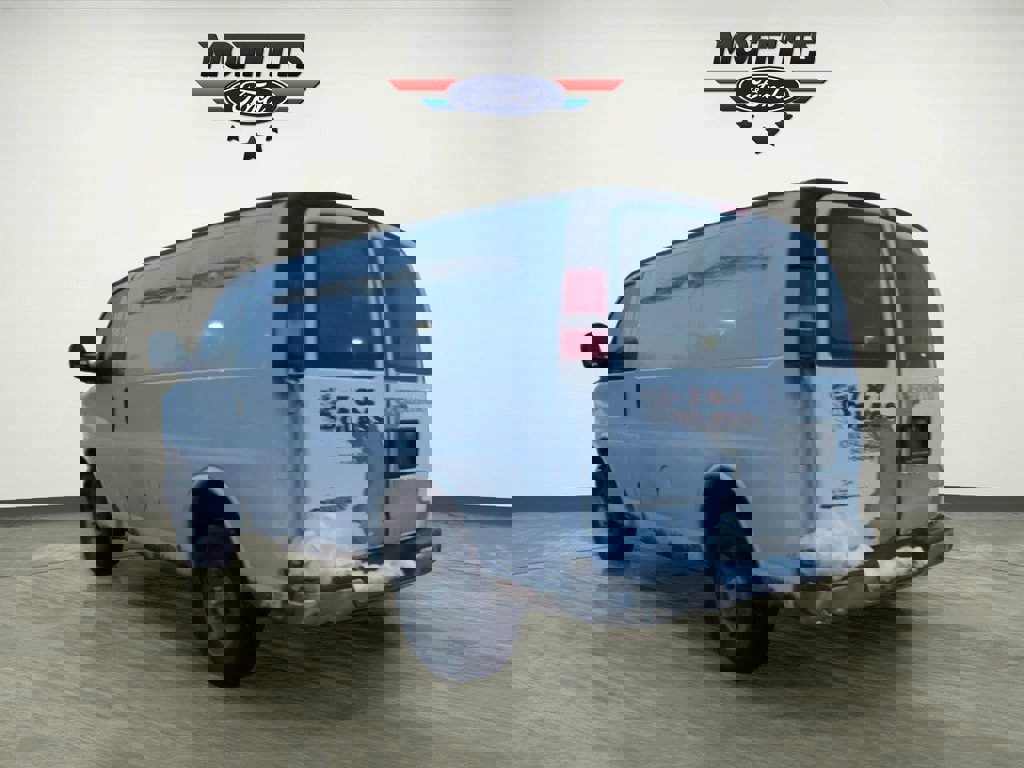 Used 2008 Chevrolet Express 2500 image 3