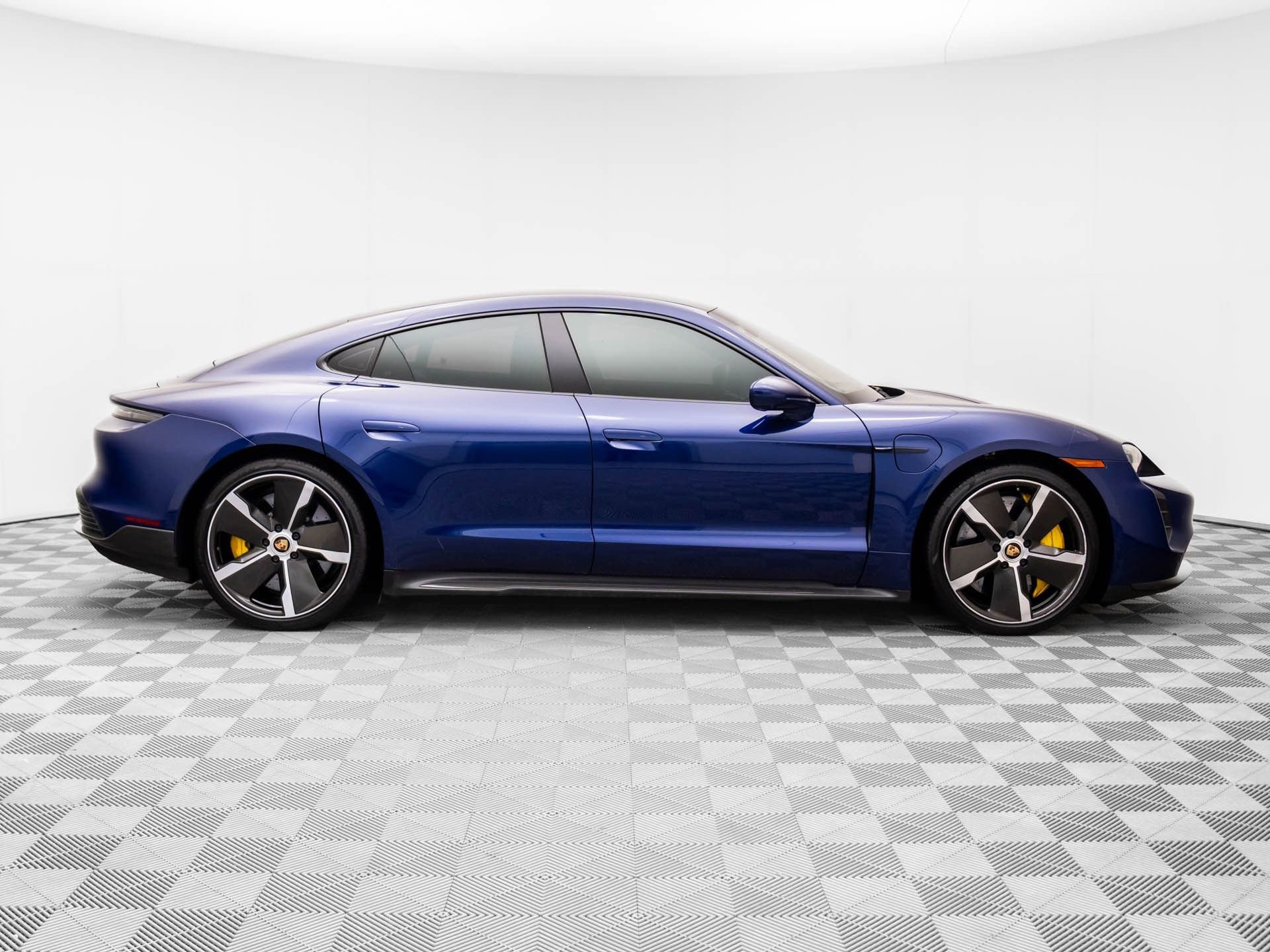 Used 2021 Porsche Taycan Turbo S image 7