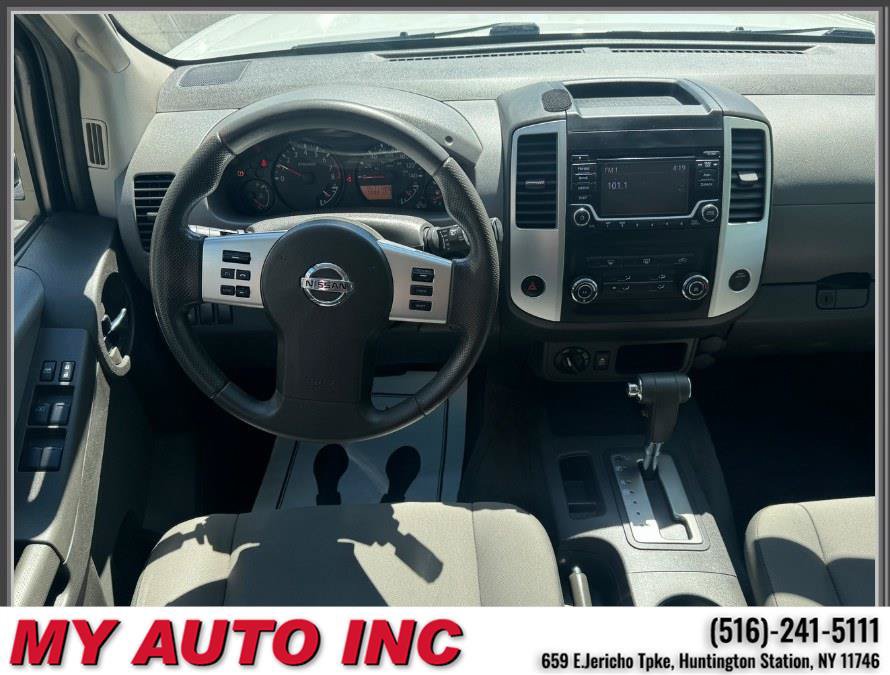 Used 2015 Nissan Xterra 4WD image 12