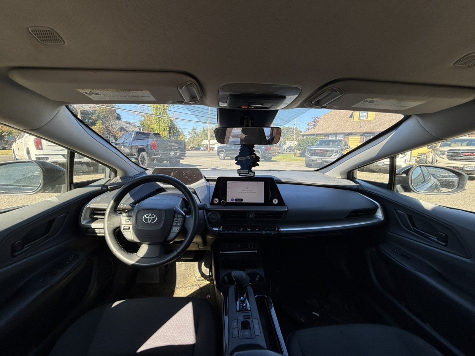 Used 2024 Toyota Prius LE FWD image 21
