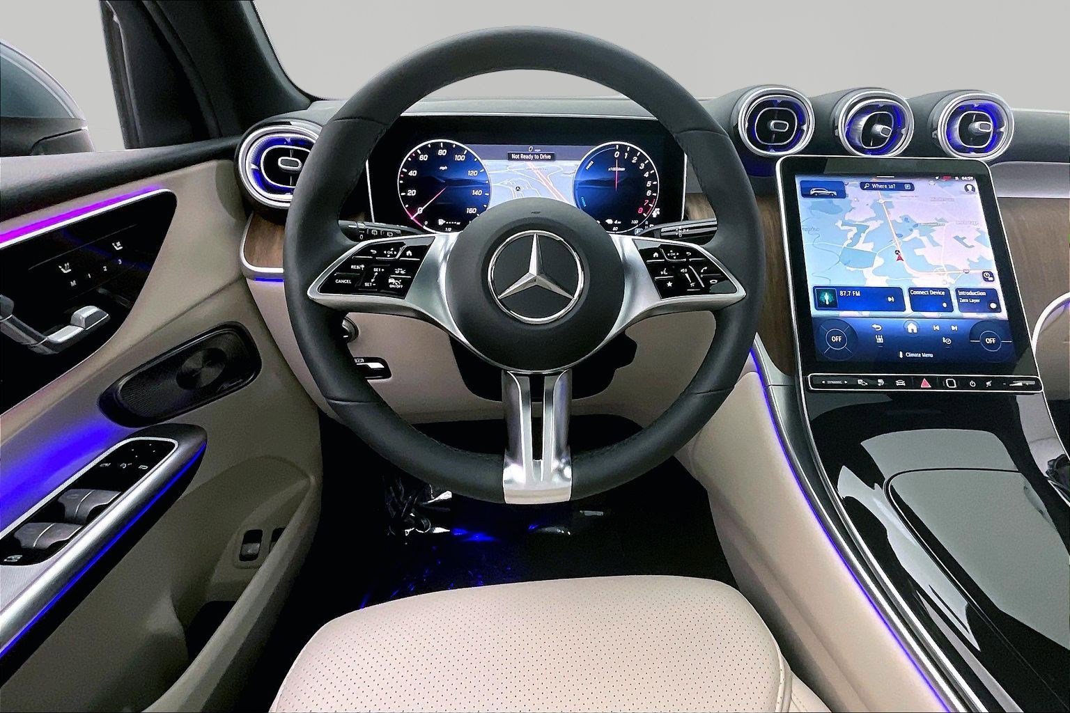 Used 2025 Mercedes-Benz GLC 350e 4MATIC image 8