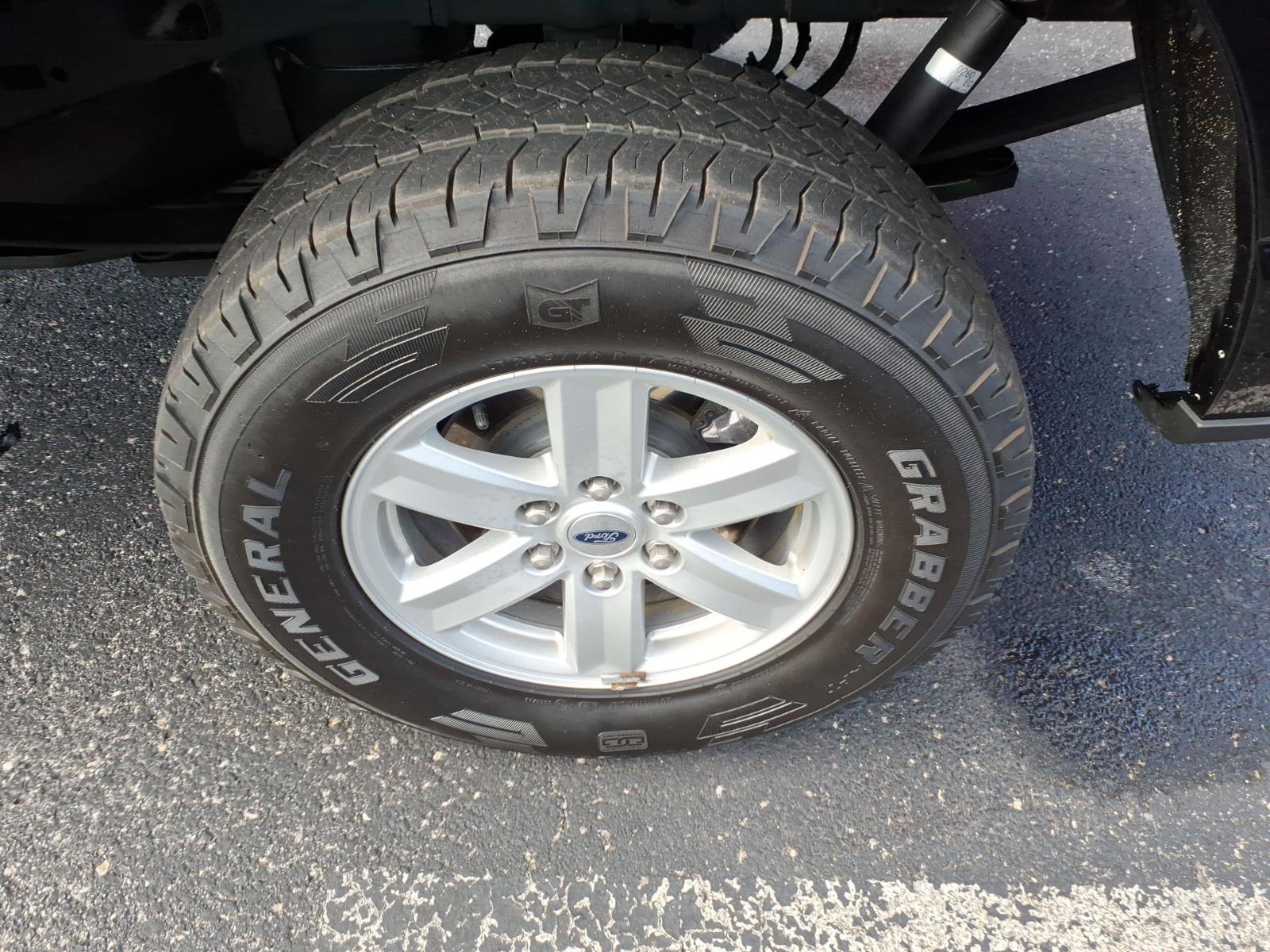 Used 2023 Ford F150 XLT w/ Trailer Tow Package image 6