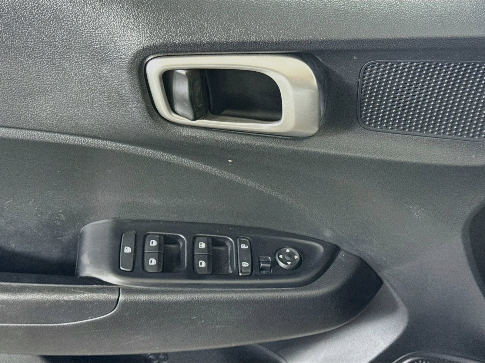 Used 2026 Hyundai Venue SE FWD image 19