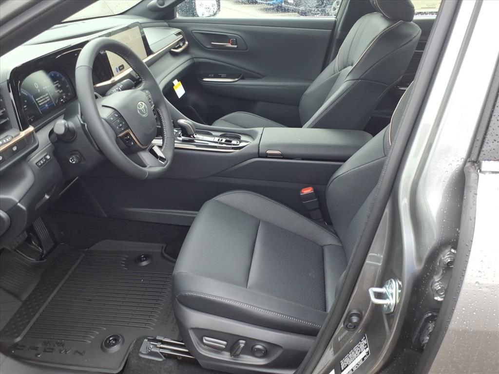 New 2026 Toyota Crown Platinum image 5