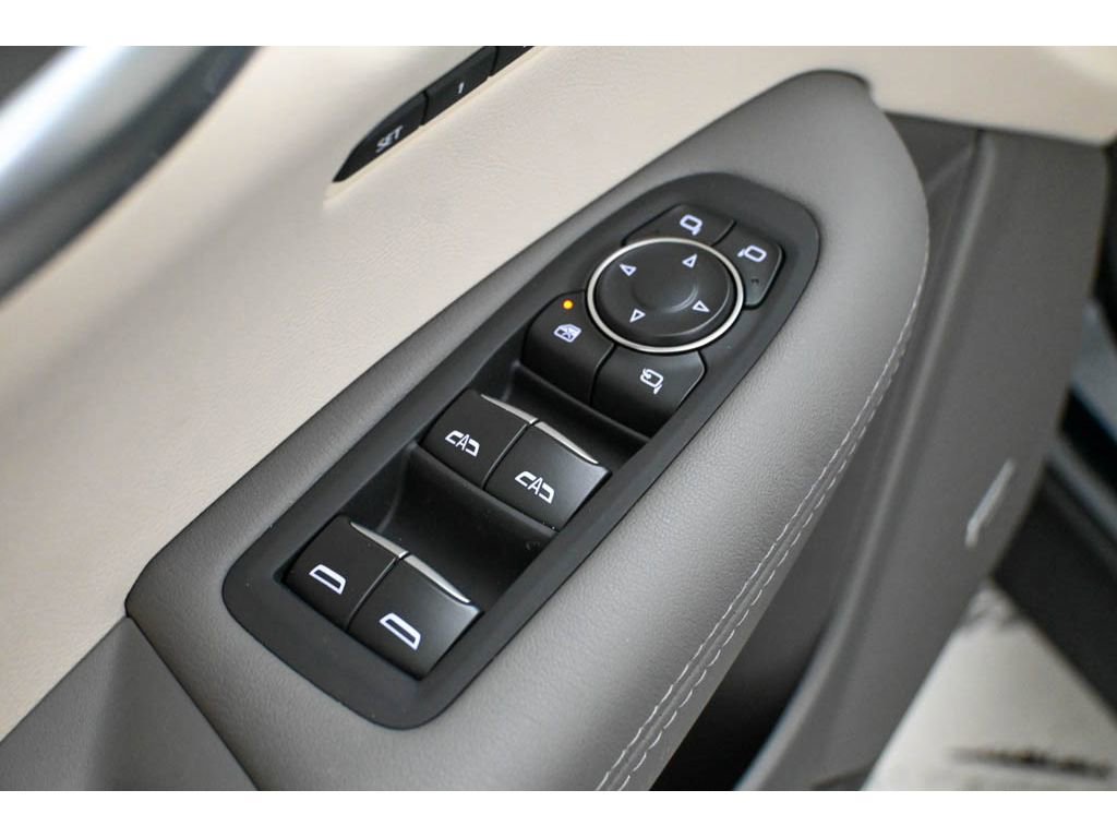 Certified 2025 Cadillac XT5 Premium Luxury image 17