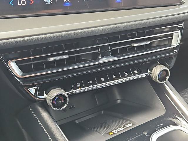 New 2026 Chevrolet Traverse LT AWD/4WD image 18