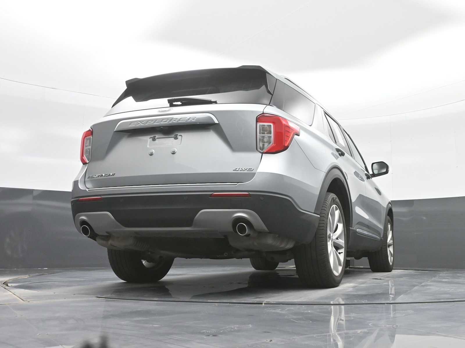 Used 2022 Ford Explorer Platinum w/ Technology Package image 31