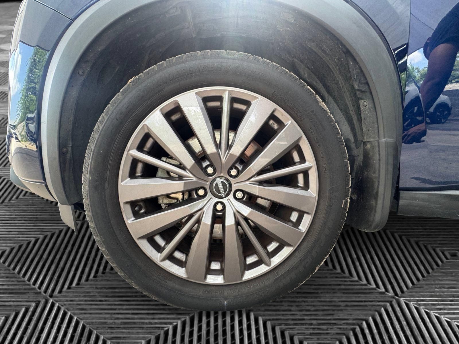 Used 2022 Nissan Pathfinder SL w/ SL Premium Package FWD image 9