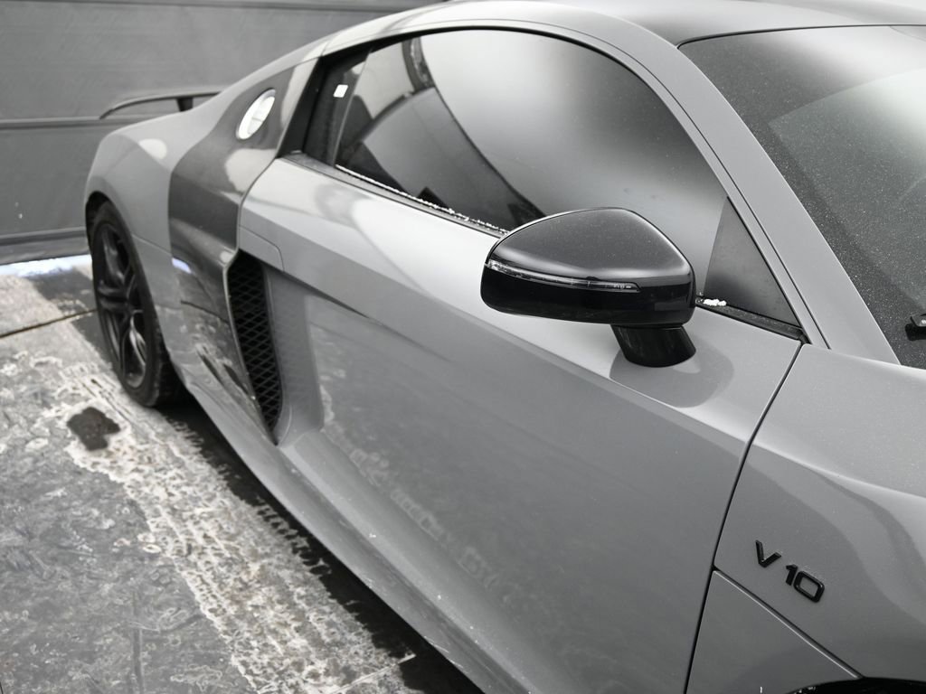 Used 2010 Audi R8 V10 image 28
