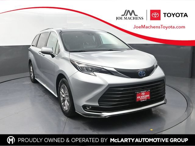 Used 2025 Toyota Sienna XLE
