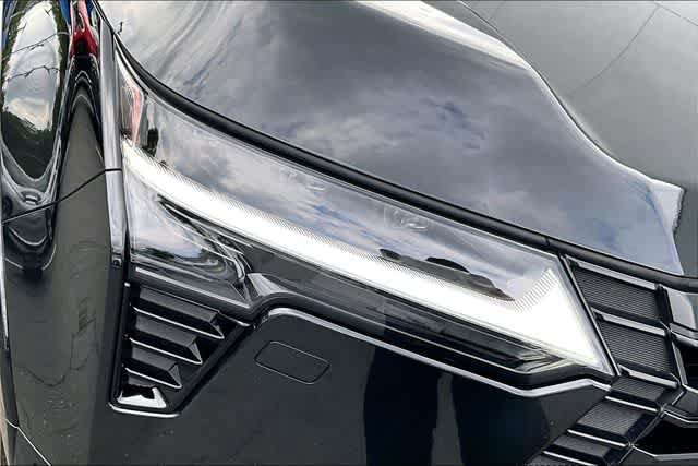 Used 2025 Lexus GX 550 w/ Accessory Package (2T) AWD/4WD image 33