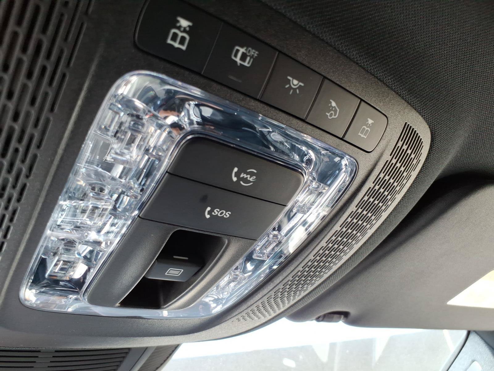 Used 2025 Mercedes-Benz GLS 580 4MATIC image 23