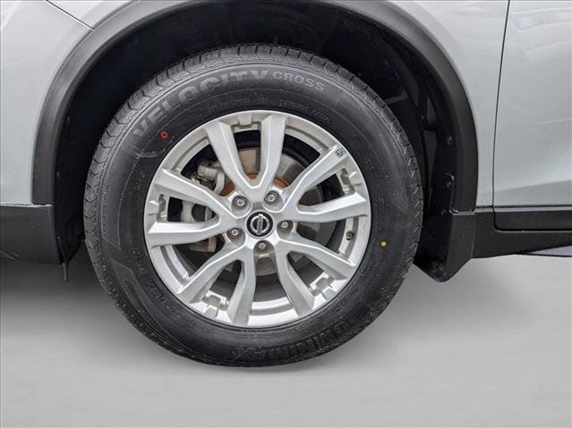 Used 2020 Nissan Rogue SV image 23