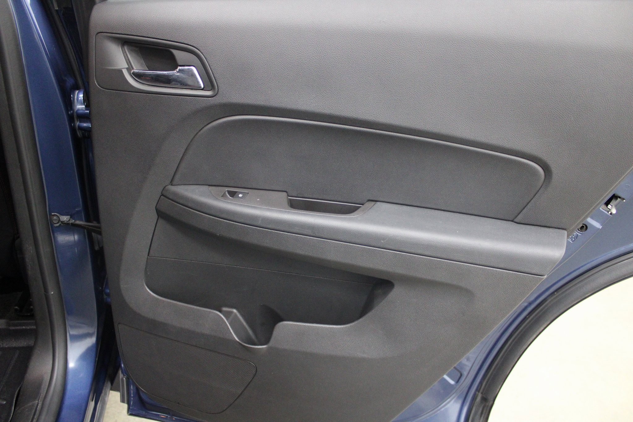 Used 2016 Chevrolet Equinox LTZ w/ Enhanced Convenience Package image 23