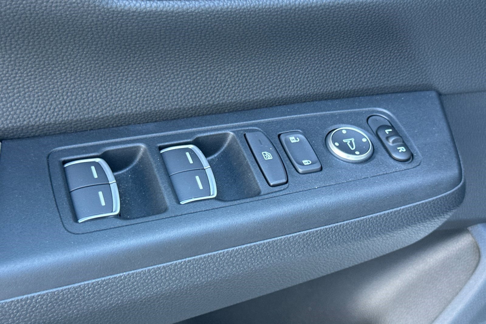 Used 2026 Honda CR-V EX-L image 13