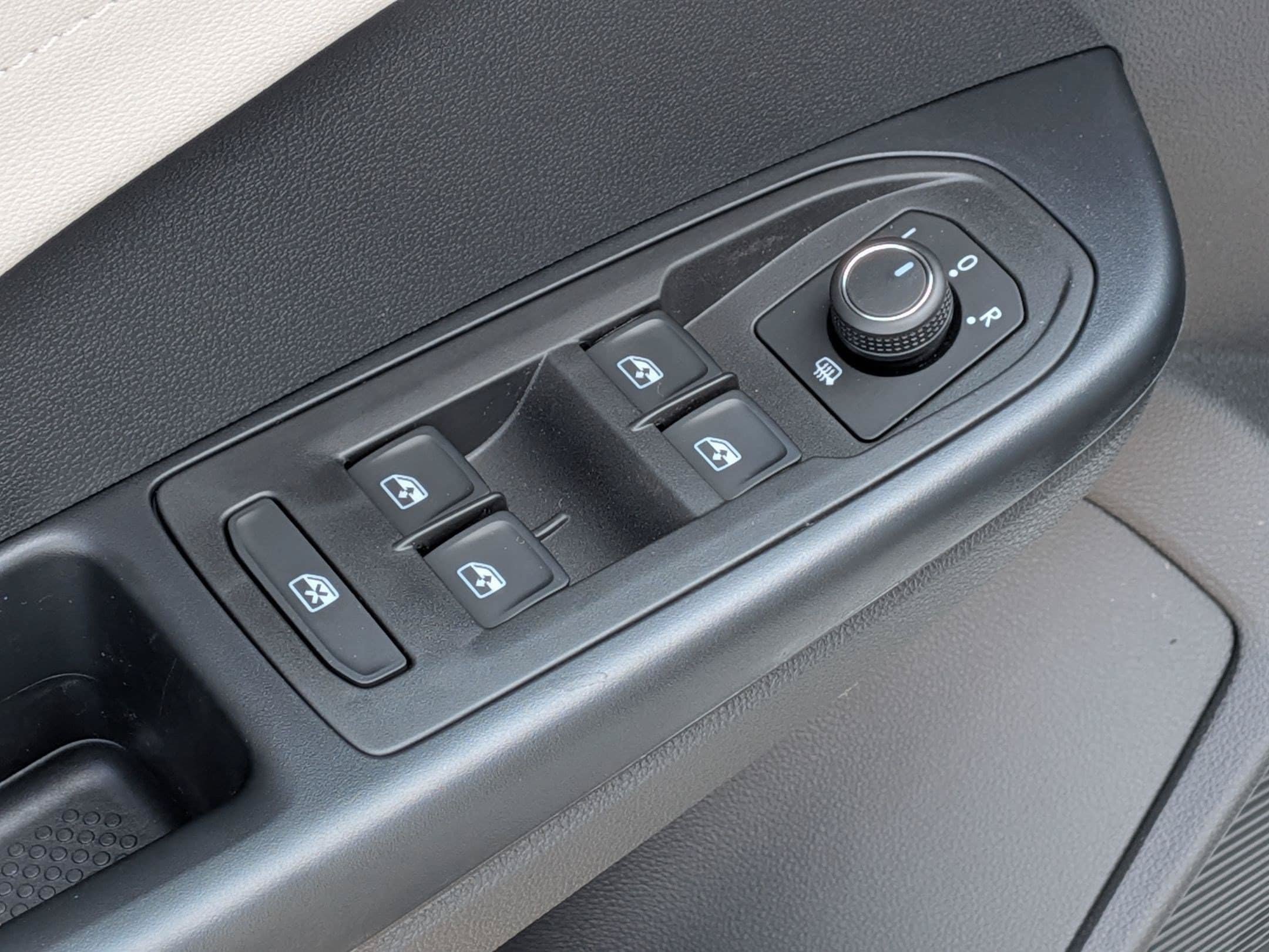 New 2026 Volkswagen Taos SEL AWD/4WD image 13