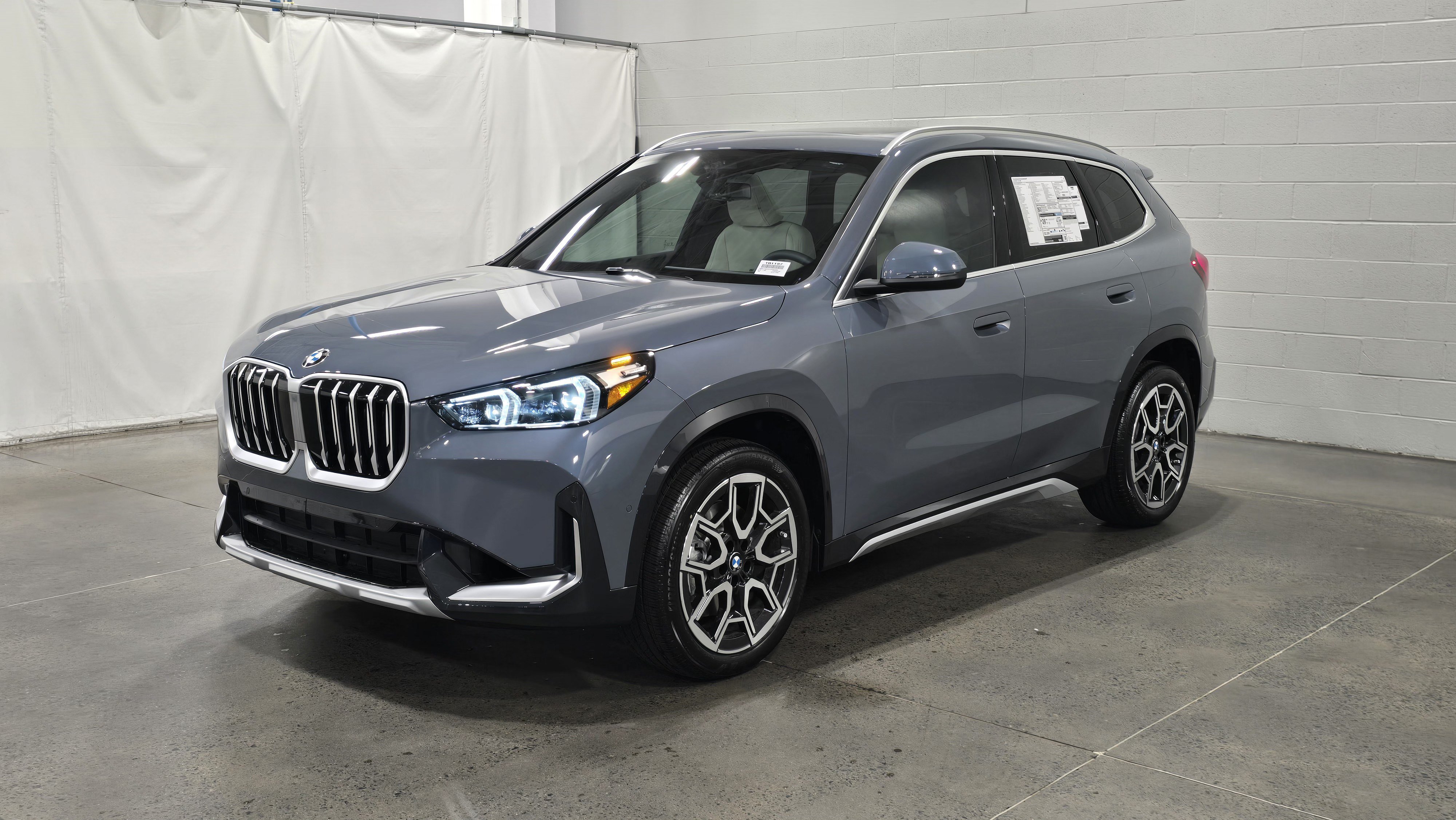 Used 2026 BMW X1 xDrive28i w/ Convenience Package AWD/4WD image 3