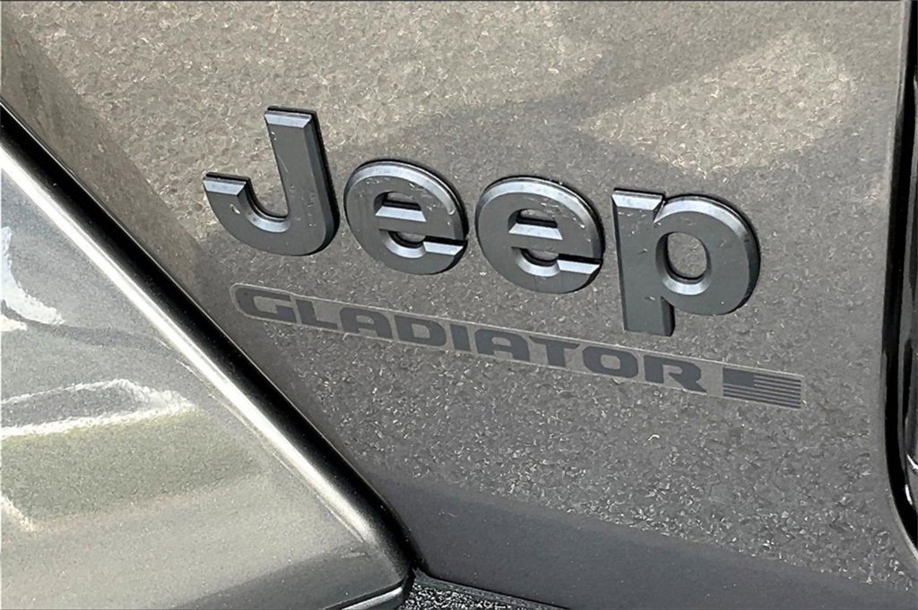 New 2025 Jeep Gladiator Sport image 10