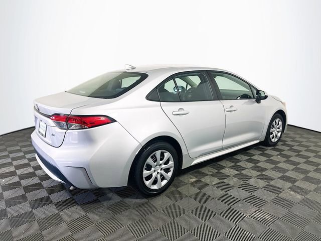 Used 2022 Toyota Corolla LE image 8