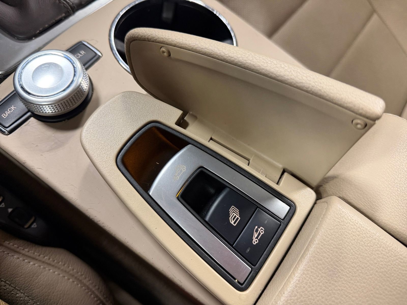 Used 2011 Mercedes-Benz E 350 Cabriolet image 39