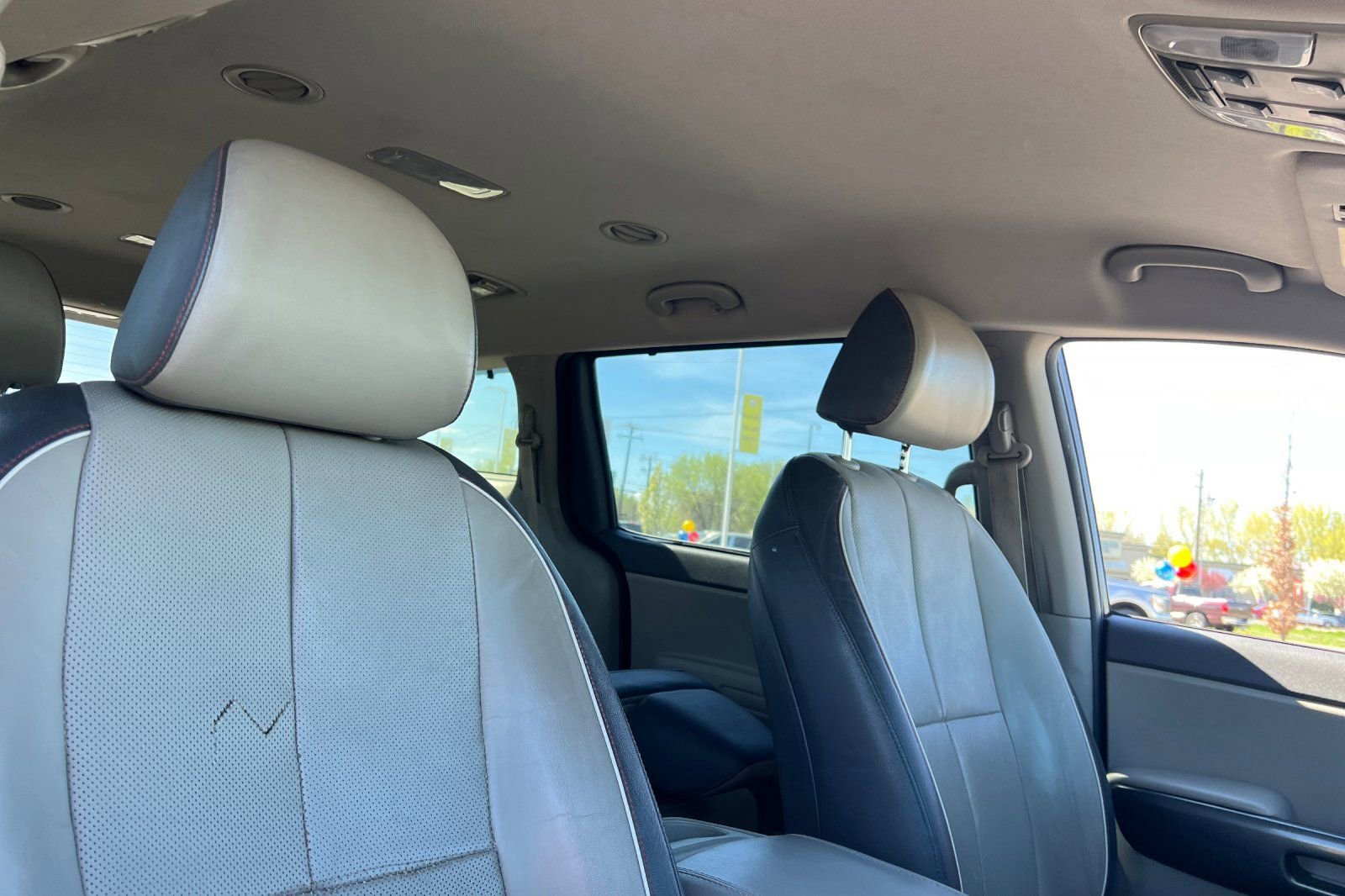 Used 2017 Kia Sedona LX w/ LX Essentials Premium Package image 15