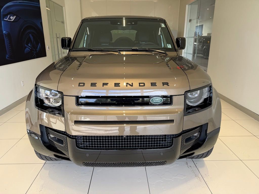 New 2025 Land Rover Defender 130 X-Dynamic SE image 7
