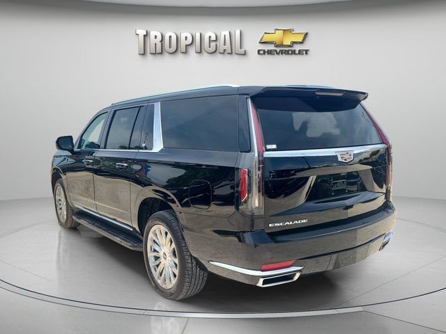 Used 2023 Cadillac Escalade ESV Premium Luxury AWD/4WD image 2