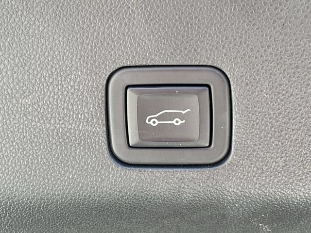 Used 2023 Chevrolet Tahoe Z71 w/ Z71 Off-Road Package AWD/4WD image 33