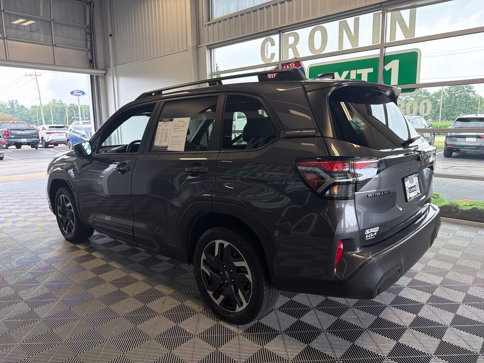 Used 2025 Subaru Forester Limited AWD/4WD image 4