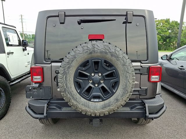 Used 2016 Jeep Wrangler Unlimited Sahara AWD/4WD image 5