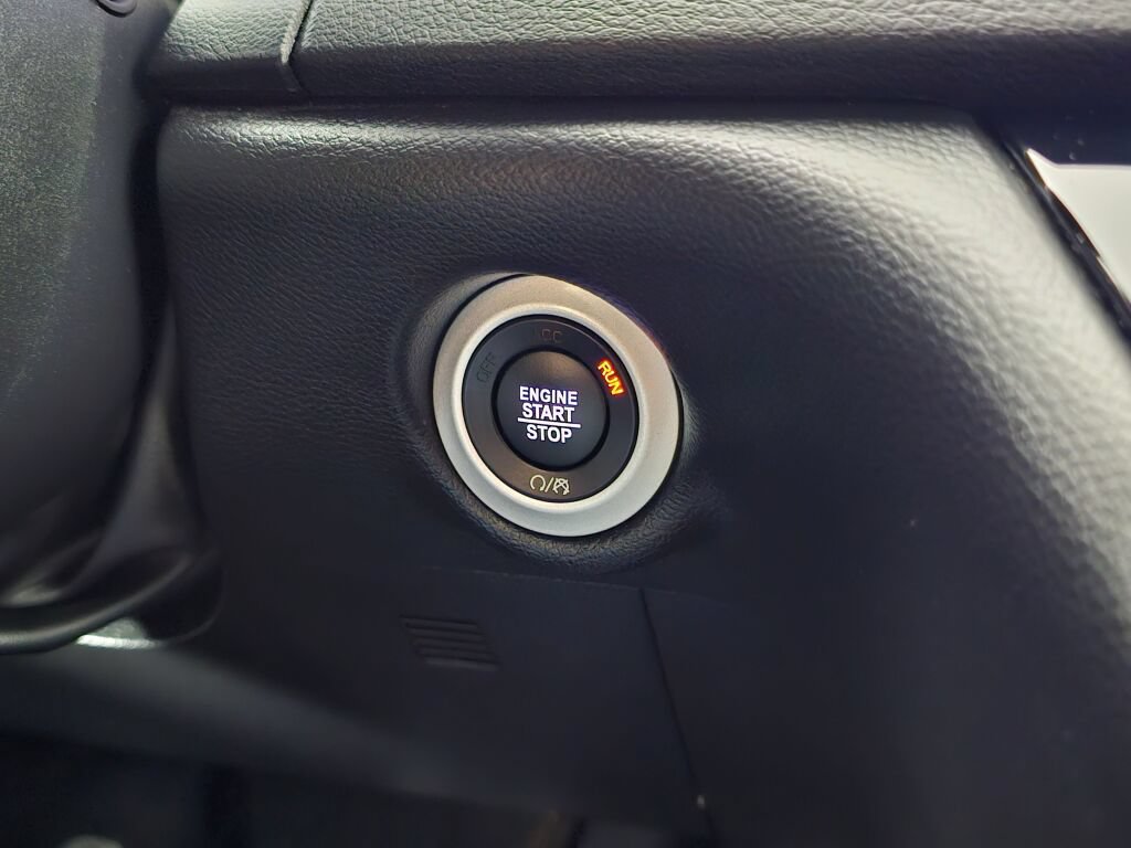 Used 2025 Chrysler Pacifica Select FWD image 28
