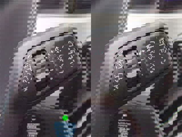 Used 2022 Ford Escape SE image 24