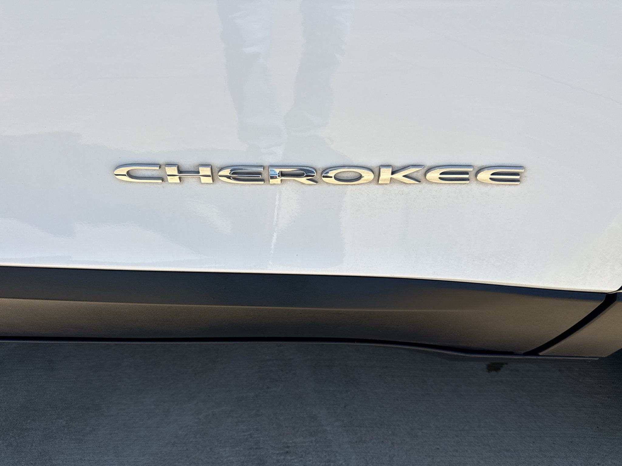 Used 2021 Jeep Cherokee Latitude Lux w/ Comfort/Convenience Group FWD image 11