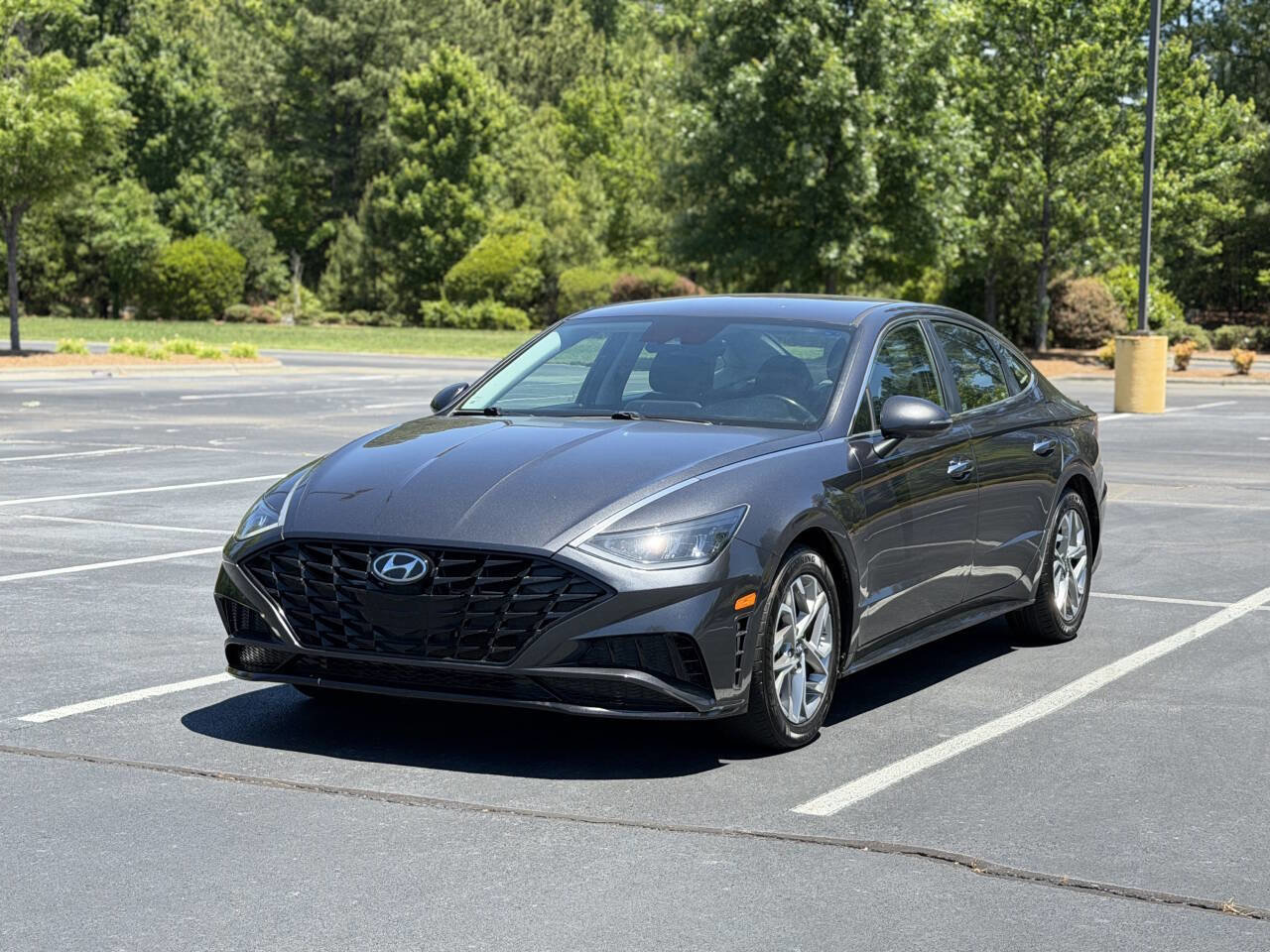 Used 2020 Hyundai Sonata SEL w/ Convenience Package FWD image 3