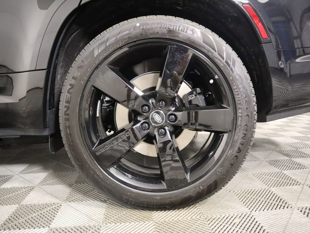 New 2025 Land Rover Defender 130 V8 image 31