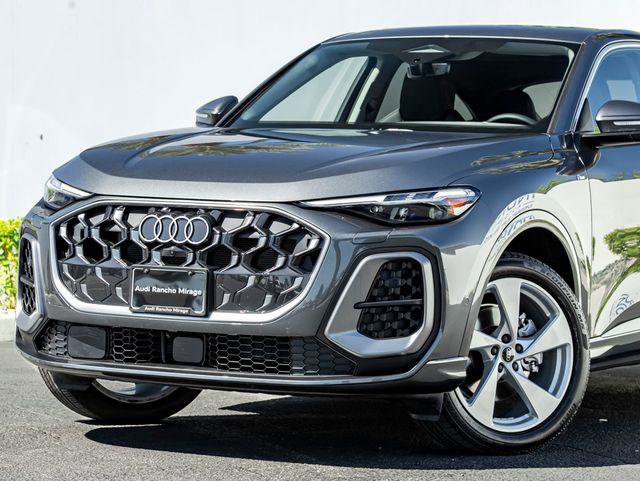 Certified 2025 Audi Q5 Premium Plus w/ Premium Plus image 2