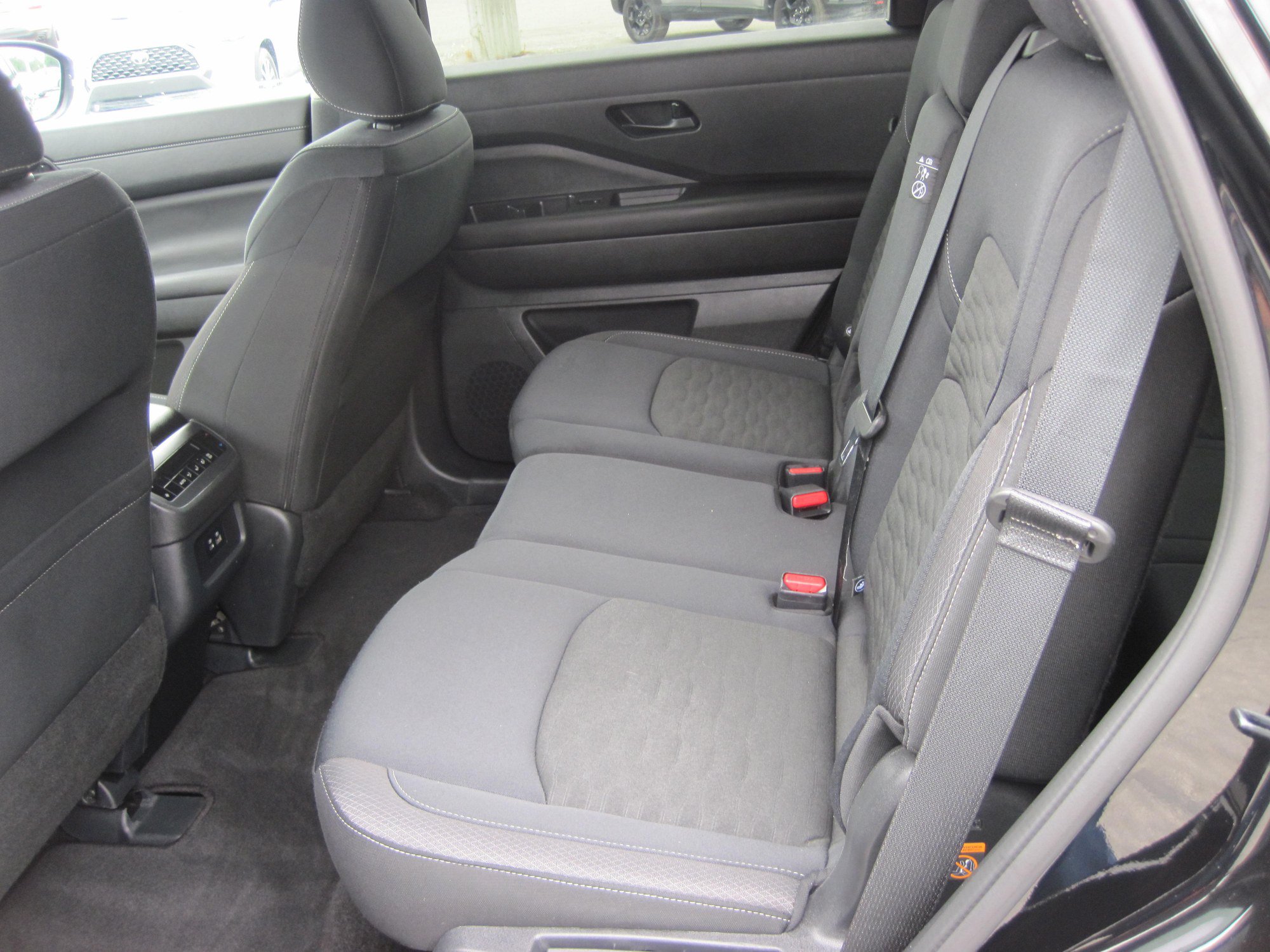 Used 2025 Nissan Pathfinder SV AWD/4WD image 11