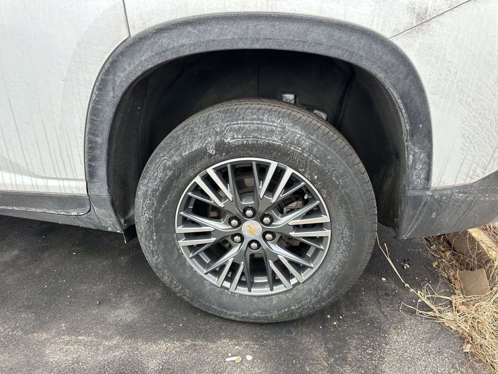 Used 2024 Chevrolet Traverse LT image 15