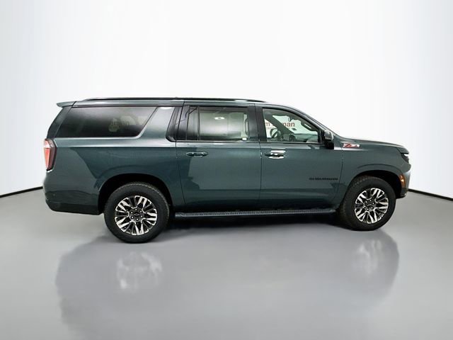 Used 2025 Chevrolet Suburban Z71 w/ Comfort Package image 11