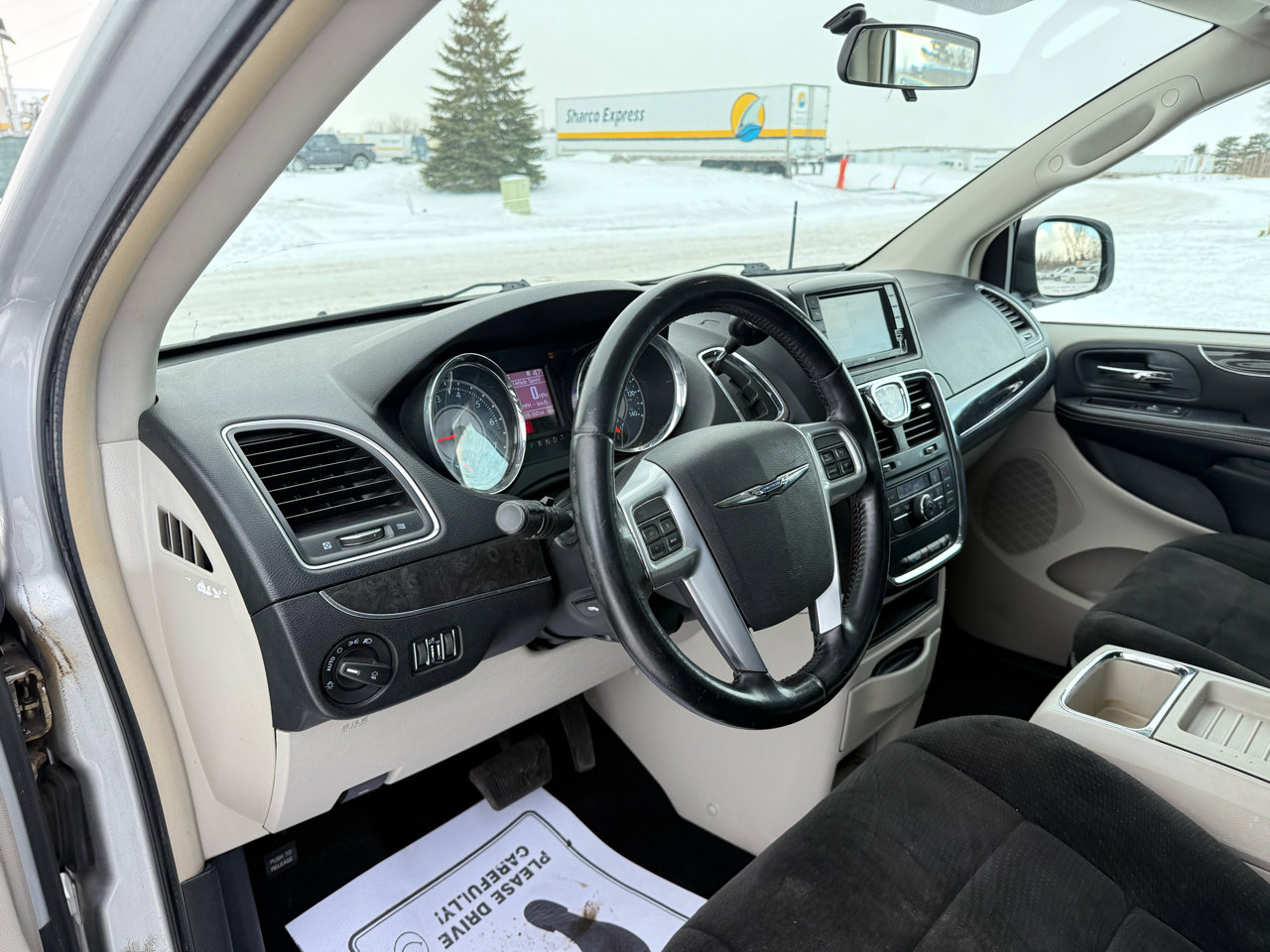 Used 2012 Chrysler Town & Country Touring image 9