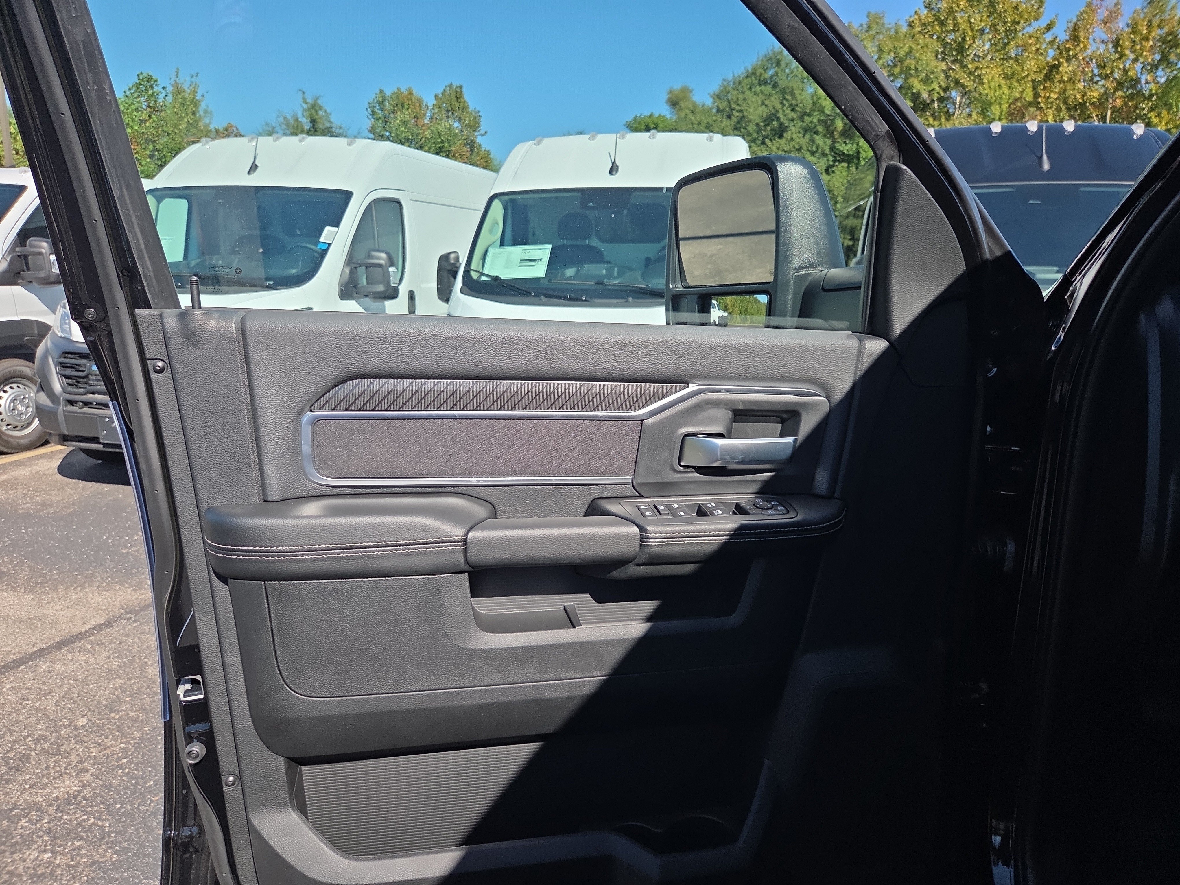 New 2027 RAM 2500 Big Horn AWD/4WD image 5