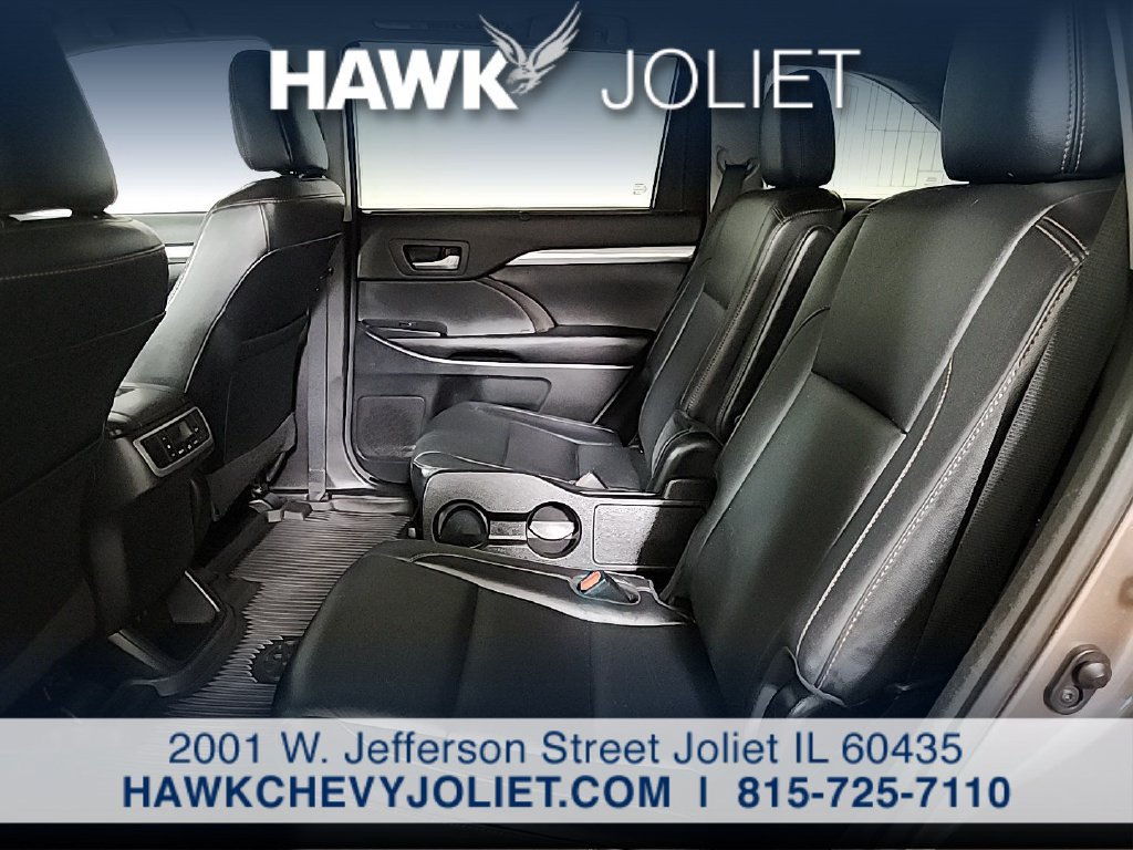 Used 2017 Toyota Highlander XLE AWD/4WD image 13