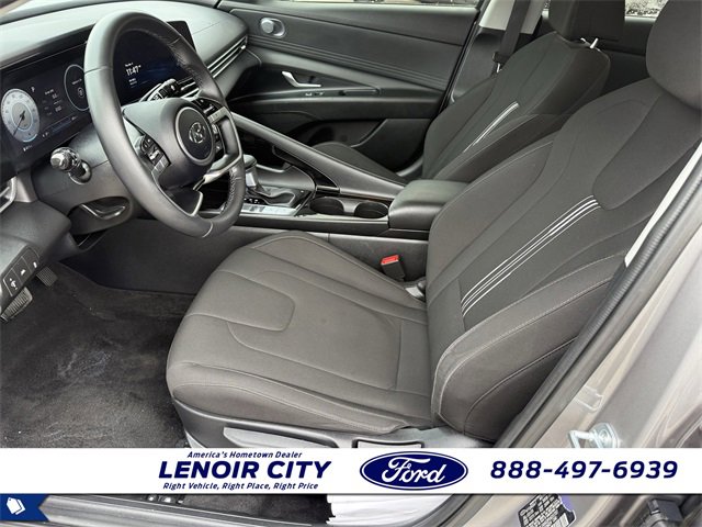Used 2023 Hyundai Elantra SEL w/ Convenience Package image 10