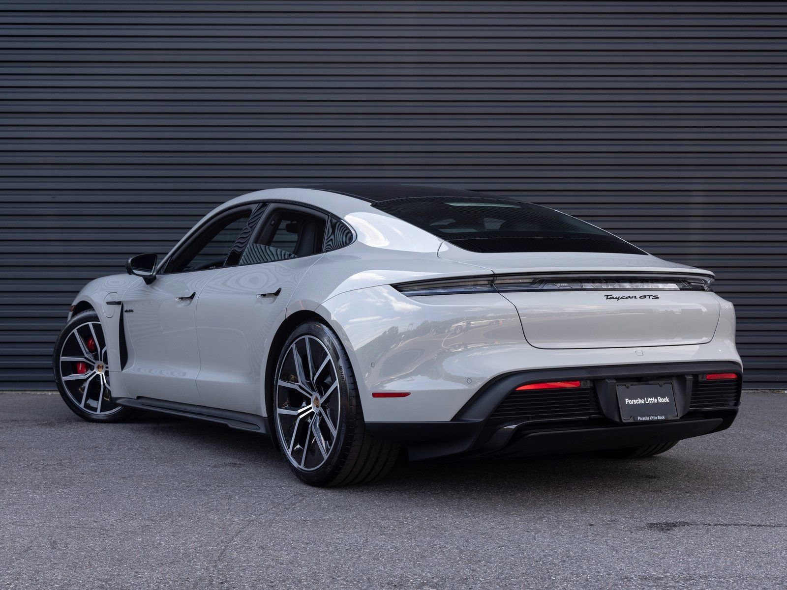 Used 2025 Porsche Taycan GTS image 3