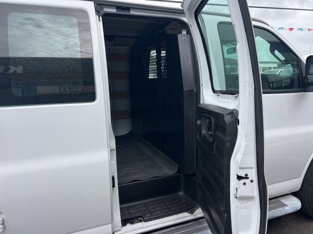 Used 2022 Chevrolet Express 2500 w/ Driver Convenience Package RWD image 17
