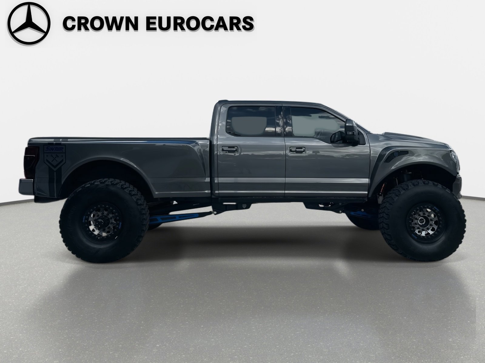 Used 2022 Ford F350 Lariat w/ Lariat Ultimate Package AWD/4WD image 3