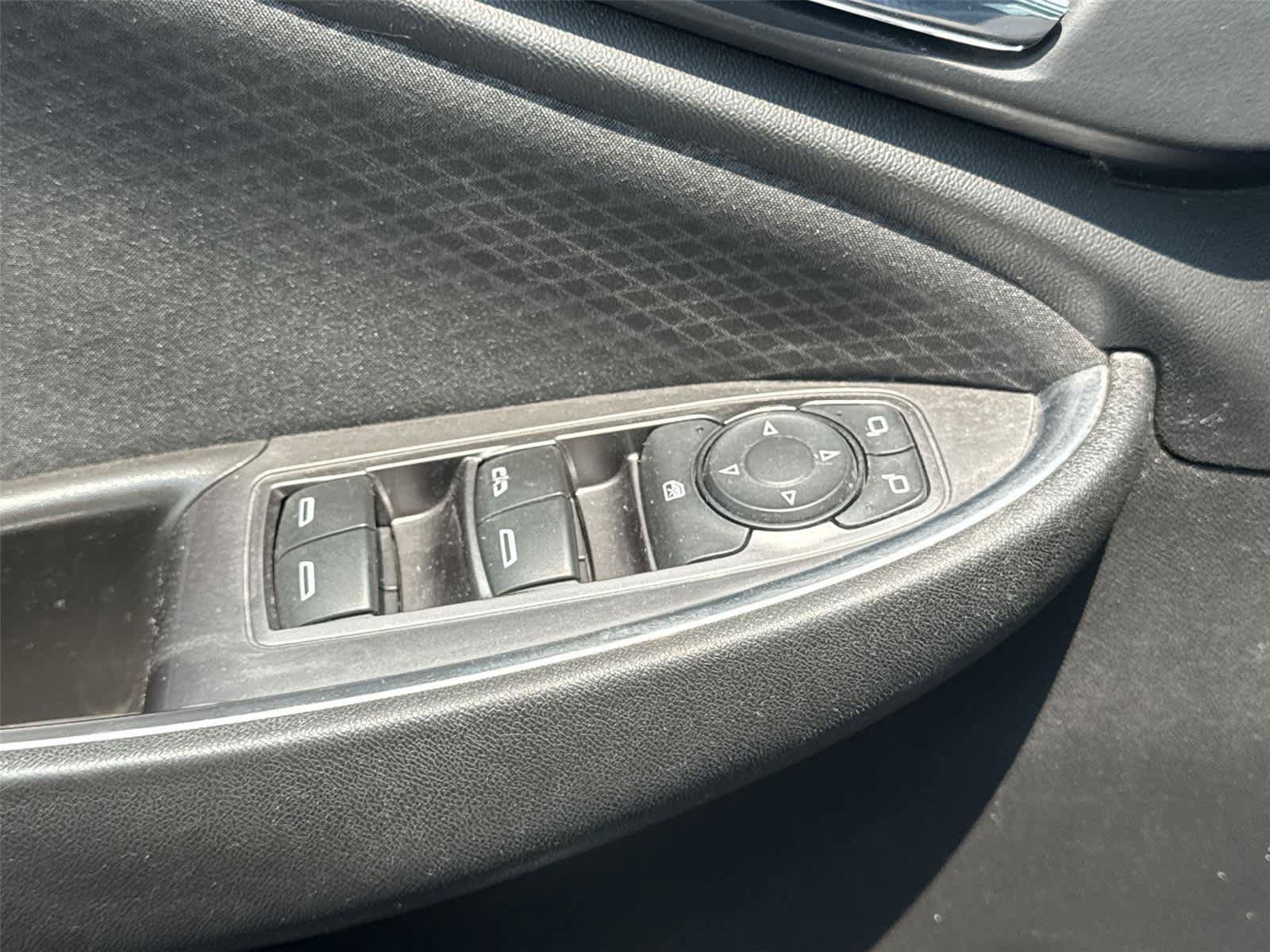 Used 2016 Chevrolet Malibu LT FWD image 22