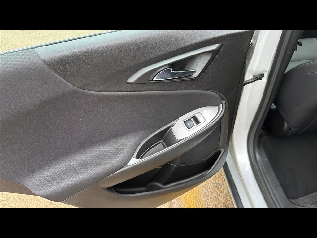 Used 2022 Chevrolet Malibu LT FWD image 21
