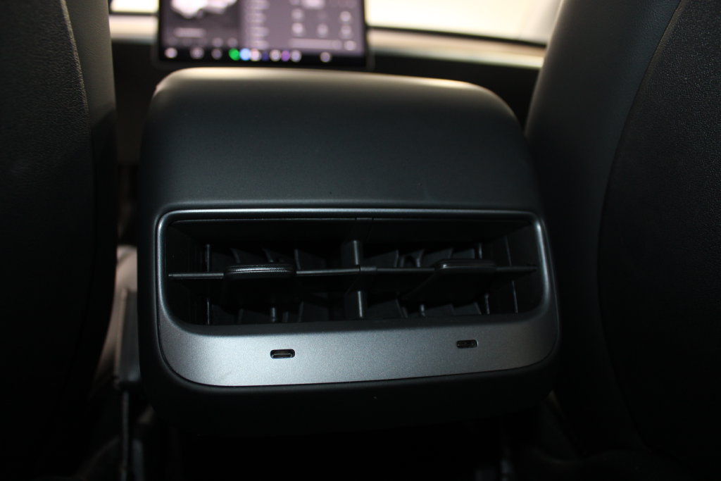 Used 2023 Tesla Model Y Long Range AWD/4WD image 48