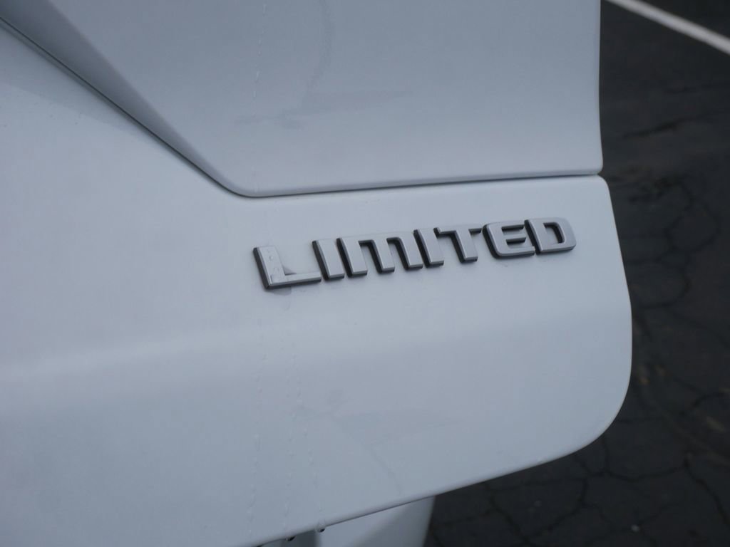 Used 2024 Jeep Grand Cherokee Limited AWD/4WD image 13